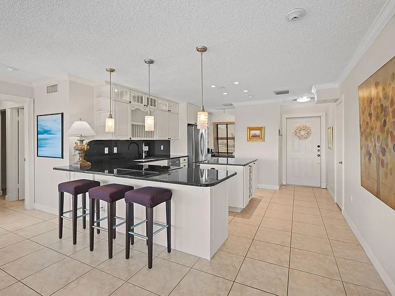 3100 NE 48th St #415 — Photo 7