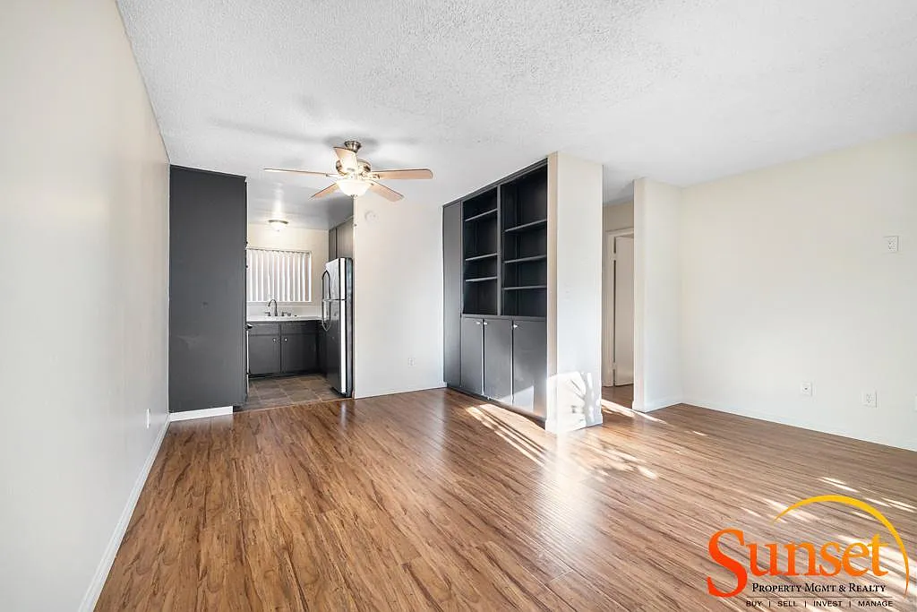 2 bed, 700 sqft, $3,150 — Photo 2