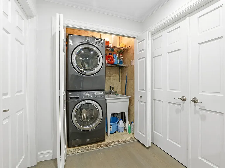 285 S Broadway #D — Photo 10