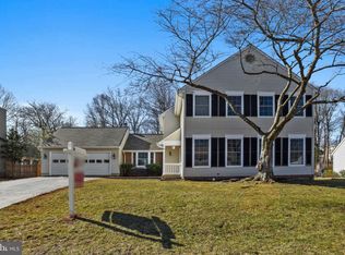 216 Cardinal Glen Cir, Sterling, VA 20164