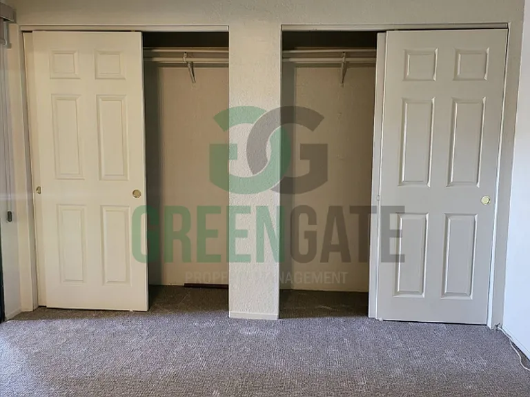 2428 Woodvale Dr — Photo 27