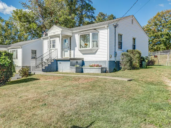 301 Magnolia Dr, Bristol, VA 24201