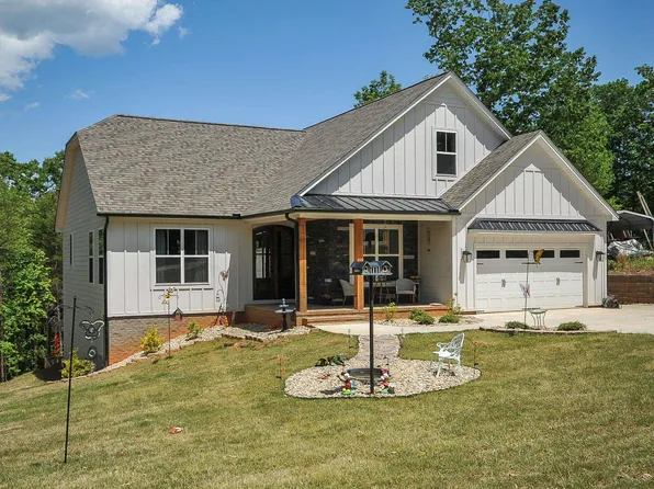 213 Ponder Ln, Taylors, SC 29687