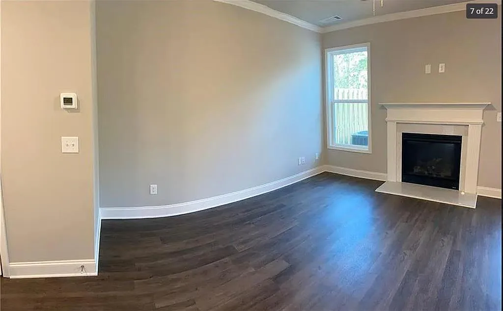 3 bed, 2.5 bath, 1886 sqft, $2,200 — Photo 4