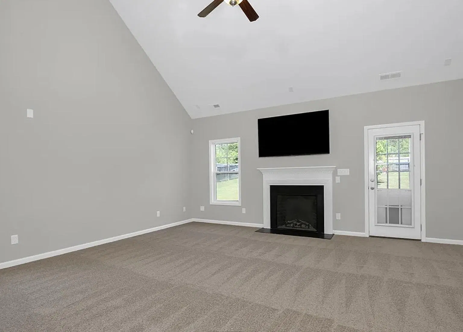 5 bed, 2379 sqft, $800 — Photo 4