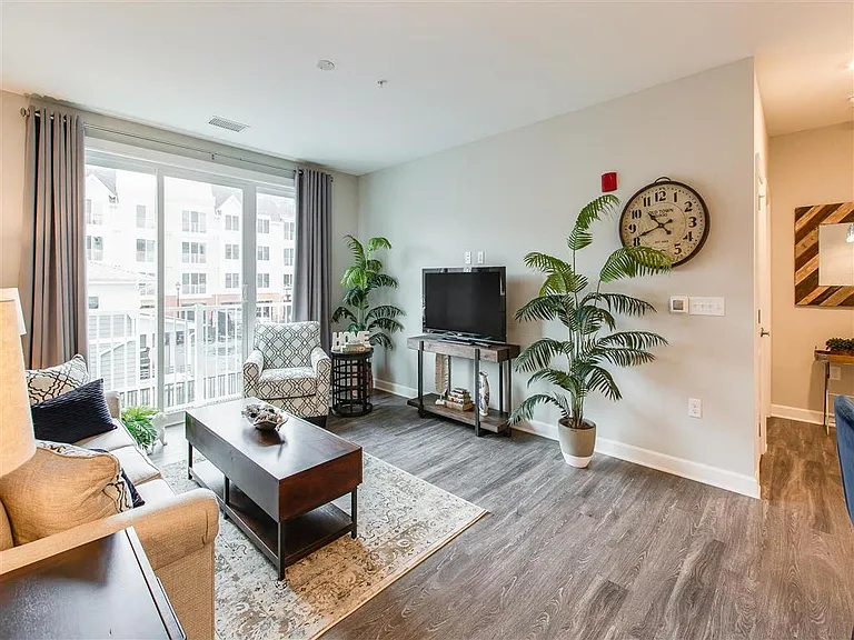 Westport Apartments — Photo 17