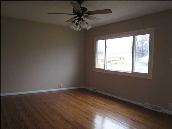 5th image of 7508 Gerald Ave