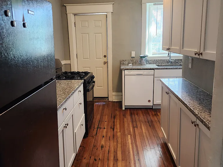3425 Morrell Ave — Photo 2