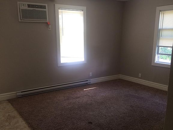 4th image of 654 Oakdale Ave #2