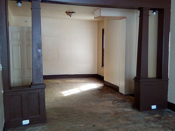 2nd image of 267 Emslie St