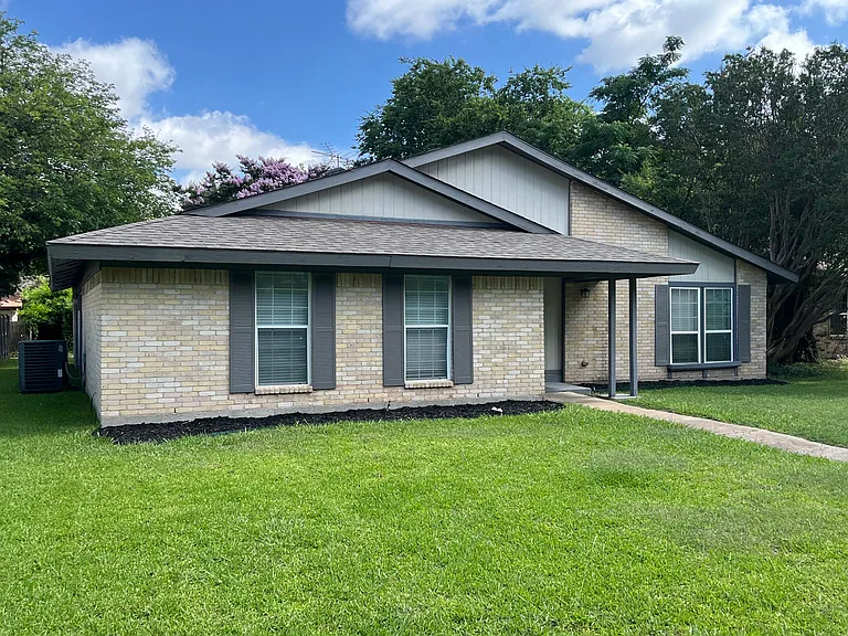 10 Merrie Cir — Photo 2