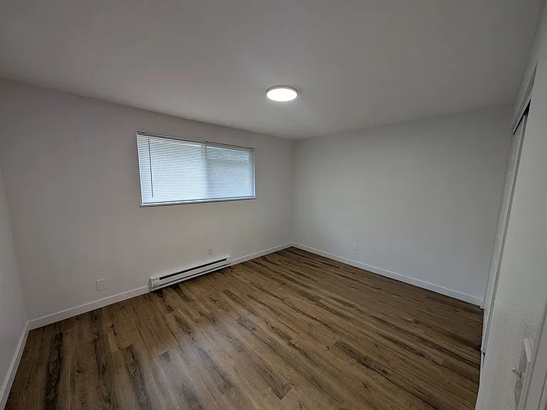 SE Courtney Ave — Photo 9