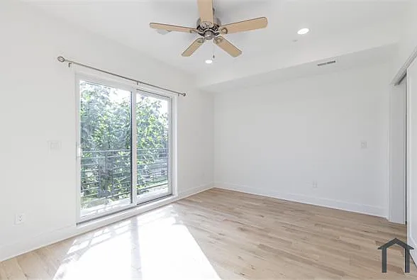 2410 W Master St #2 — Photo 3