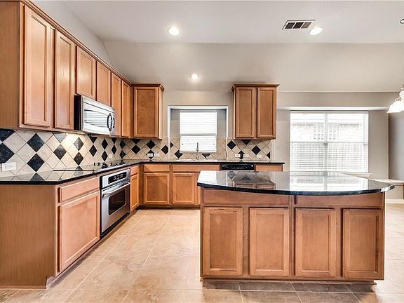 4th image of 643 Morgan Dr