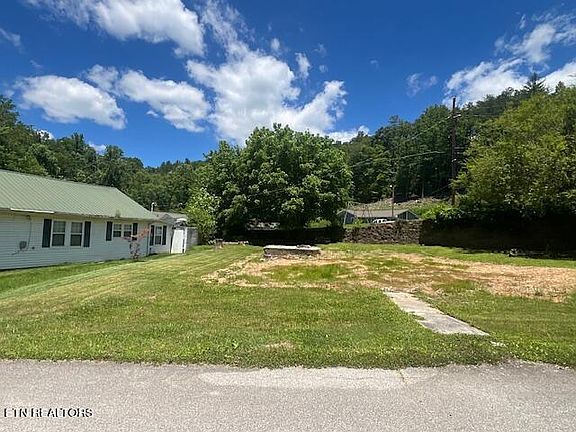 3rd image of 321 E Main St
