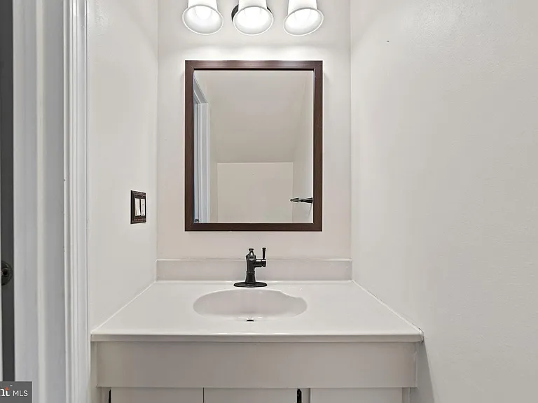 254 Steeplechase Ct — Photo 11
