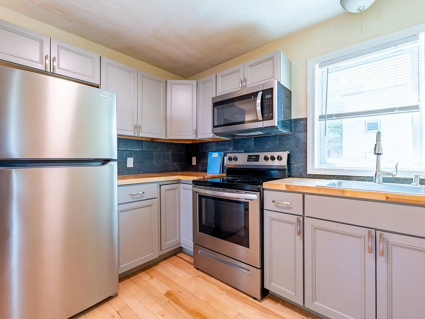 96 Pitkin Street — Photo 4