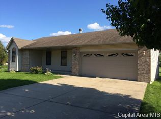 124 E Sherry Dr, Springfield, IL 62703