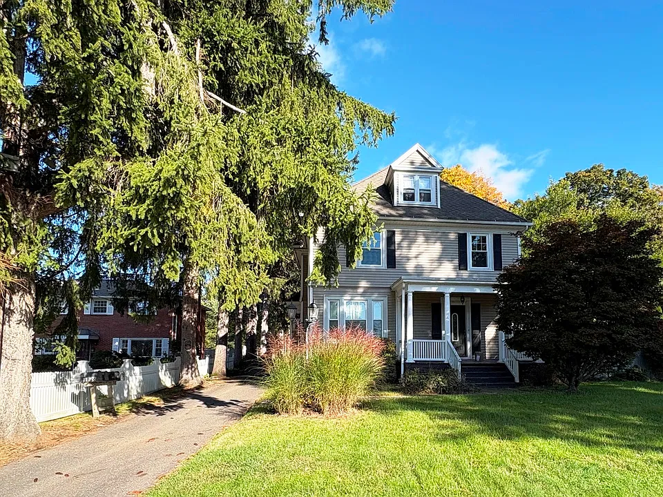 1828 Main St #2