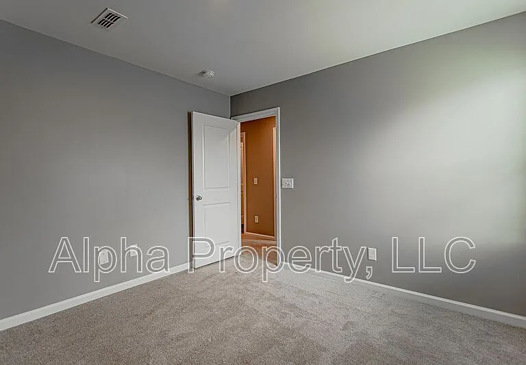 818 Purcell Dr — Photo 18