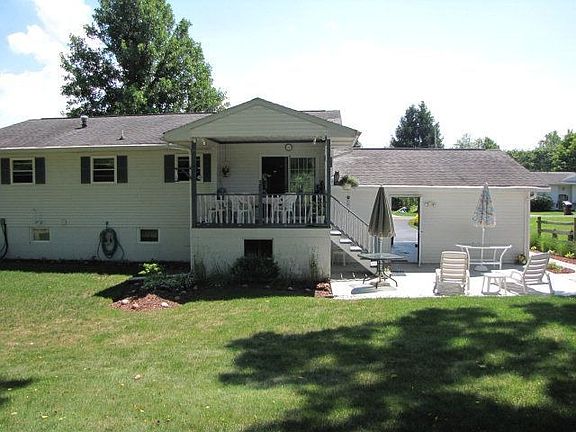 2nd image of 12382 Walnut Dr
