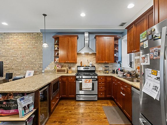 2nd image of 5219 N Winthrop Ave #2