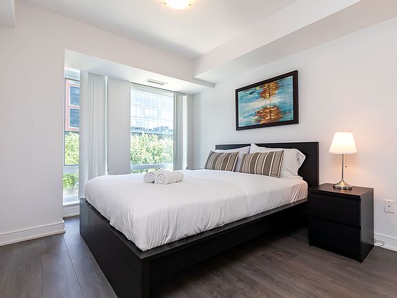5th image of 525 Adelaide St W #722
