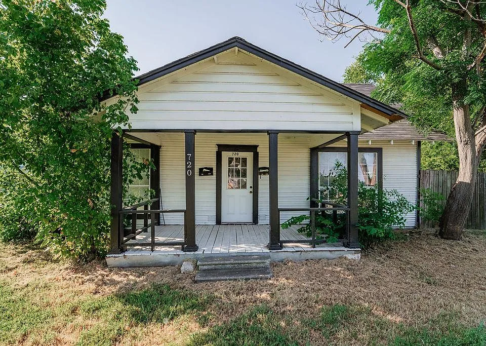 720 Main St