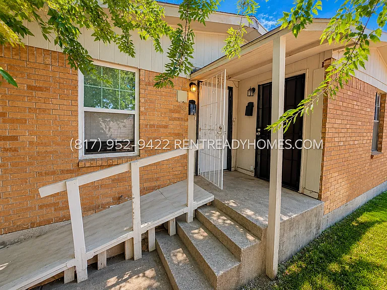 313 Forby Ave — Photo 7