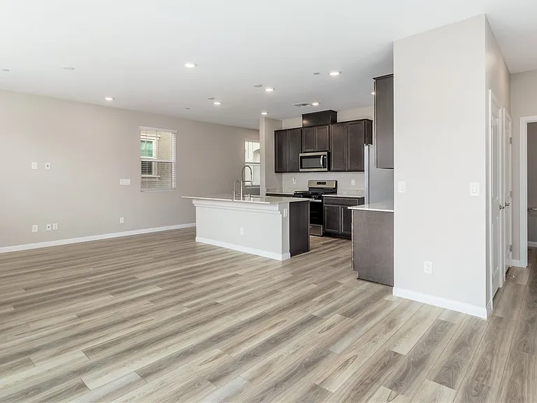 2280 Teatro Ave — Photo 5