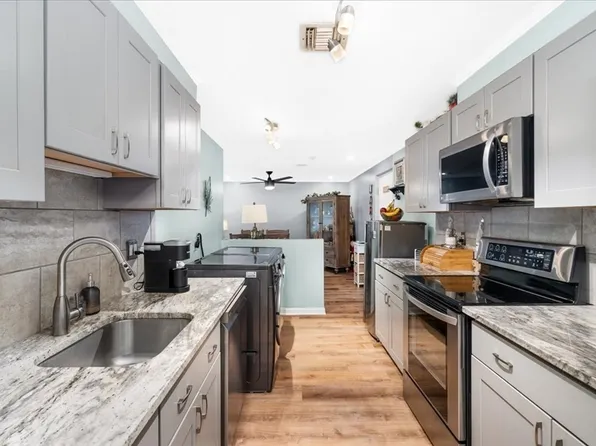 404 Broadway APT 304, Lynn, MA 01904
