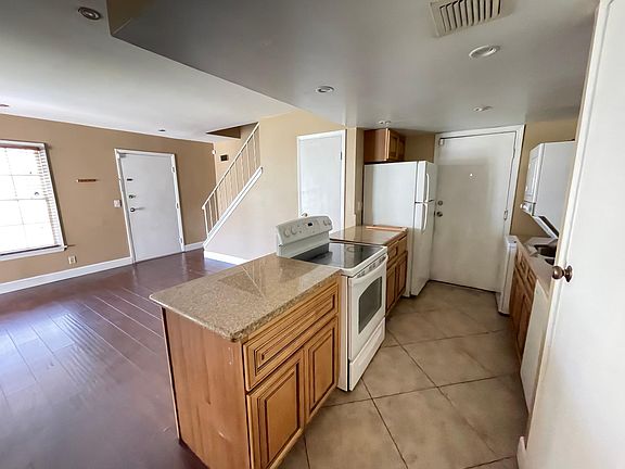 4th image of 1453 Dorothy Ave Unit 3