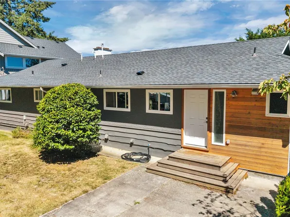 5620 Hammond Bay Rd, Nanaimo, BC V9T 5N2