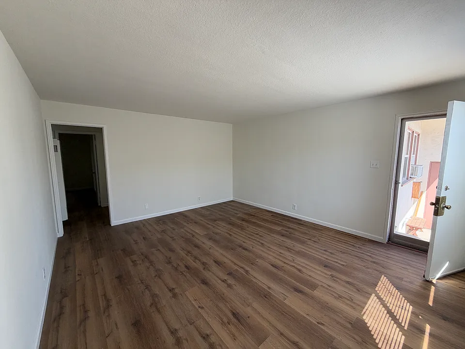 3609 S Sepulveda Blvd #2
