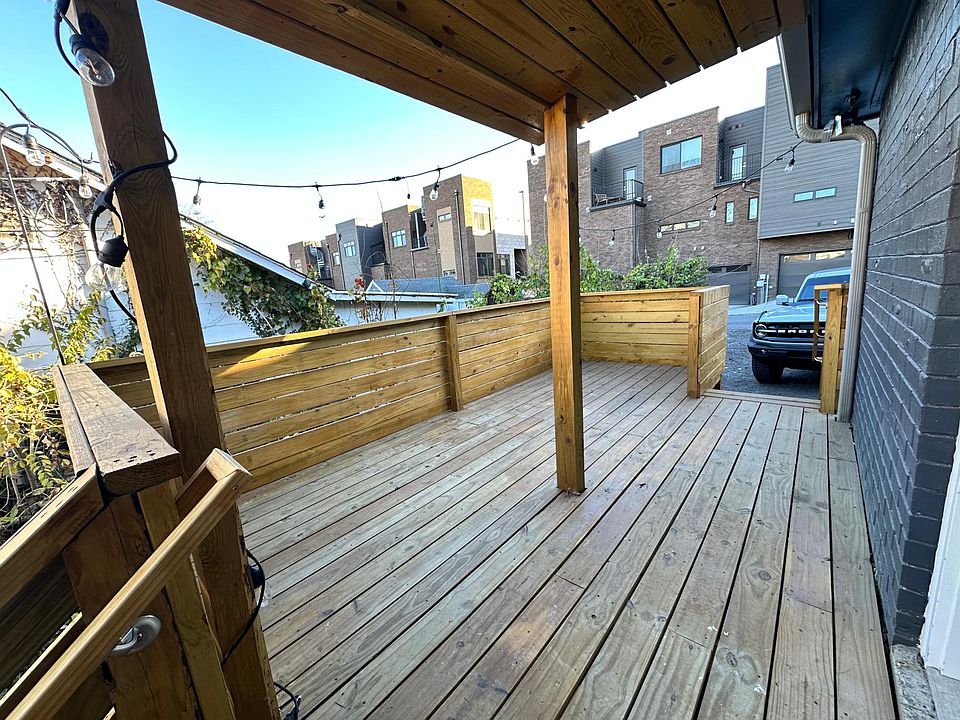 1st image of 539B Moore Ave
