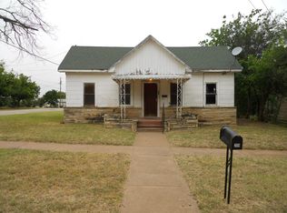 209 S Flint St, Breckenridge, TX 76424