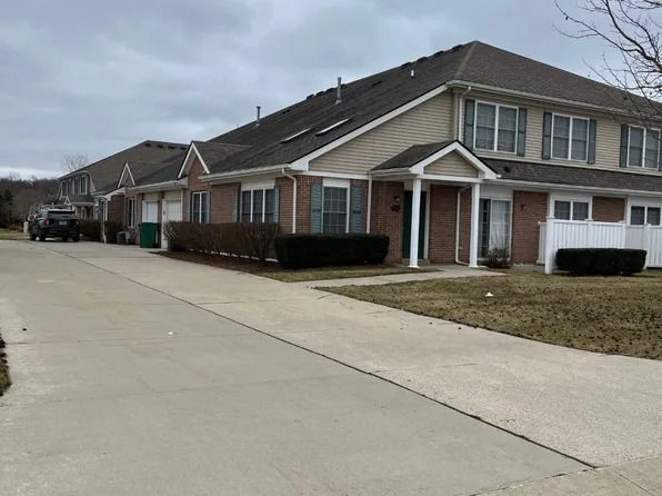 42265 Hanover Dr, Van Buren Township, MI 48111