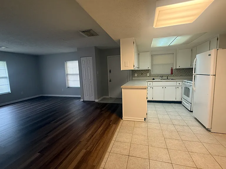 215 Westcliff Cir #C — Photo 6