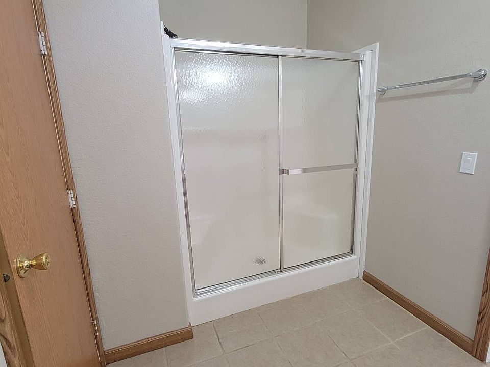 1st image of 1010 W 6th St