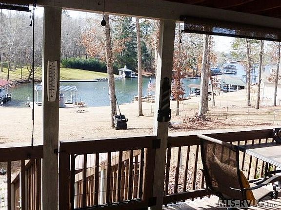 4th image of 273 Northampton Dr