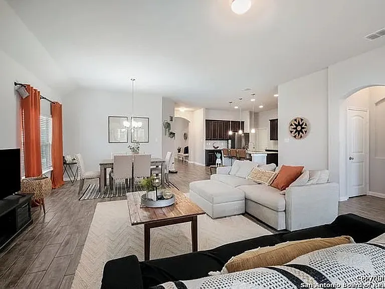 8909 Elizabeth Park — Photo 16