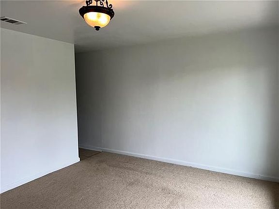 2nd image of 137 Dorothy Dr