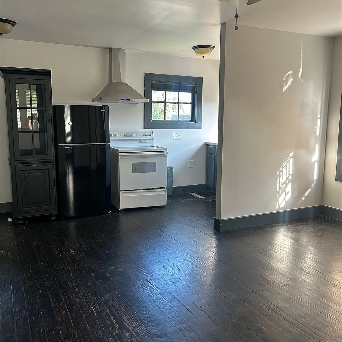 1 bed, 1.0 bath, $950 — Photo 4