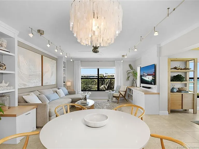 1289 NE Ocean Blvd #11 — Photo 16