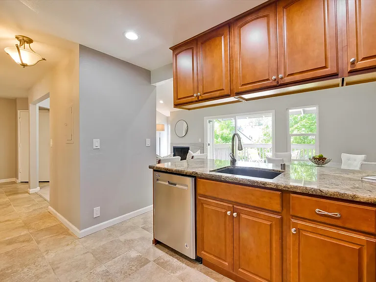 2258 Almaden Rd #B — Photo 10