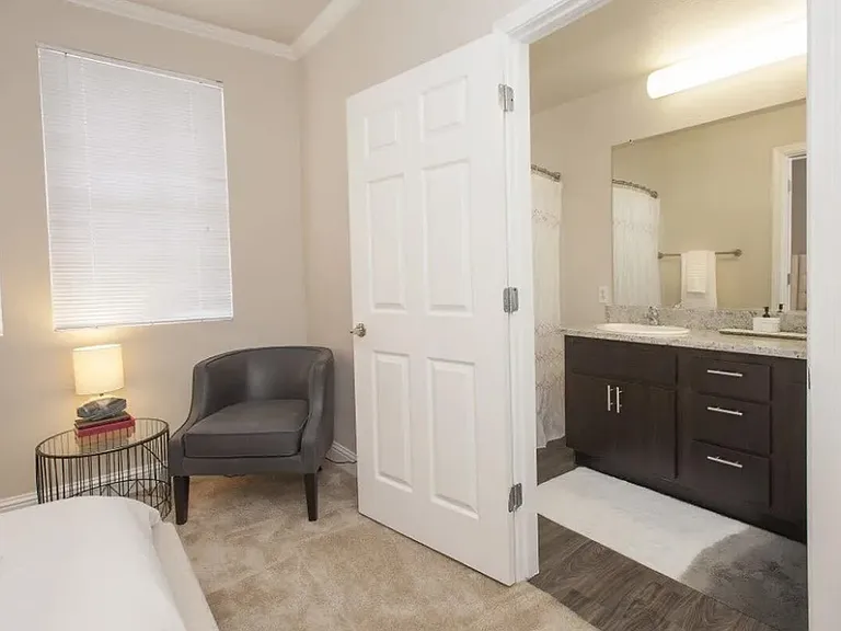 Villagio Luxury Apartments — Photo 13
