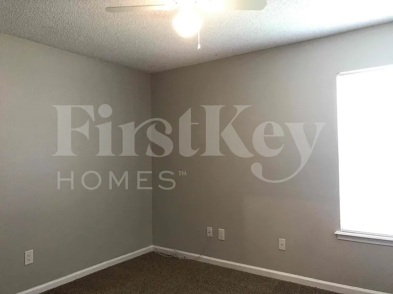 7852 Catskills Ct — Photo 15