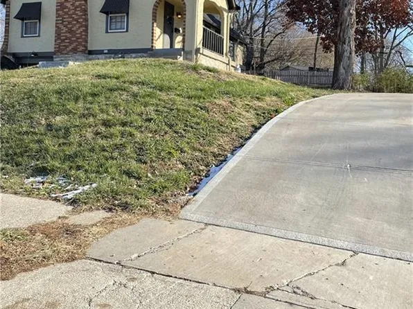 4919 Woodland Ave, Kansas City, MO 64110