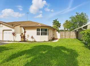 5874 SW 97th Ter, Cooper City, FL 33328