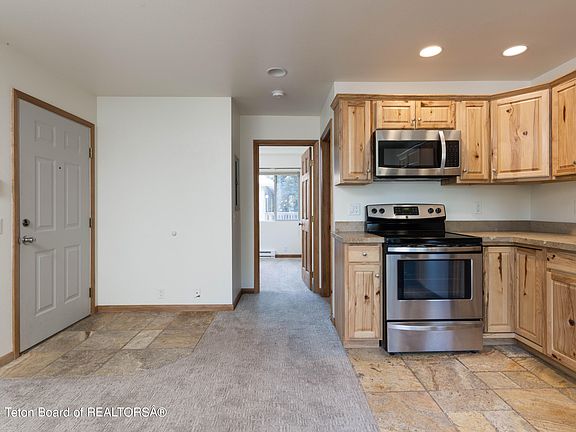 3rd image of 63 Virginian Ln #6
